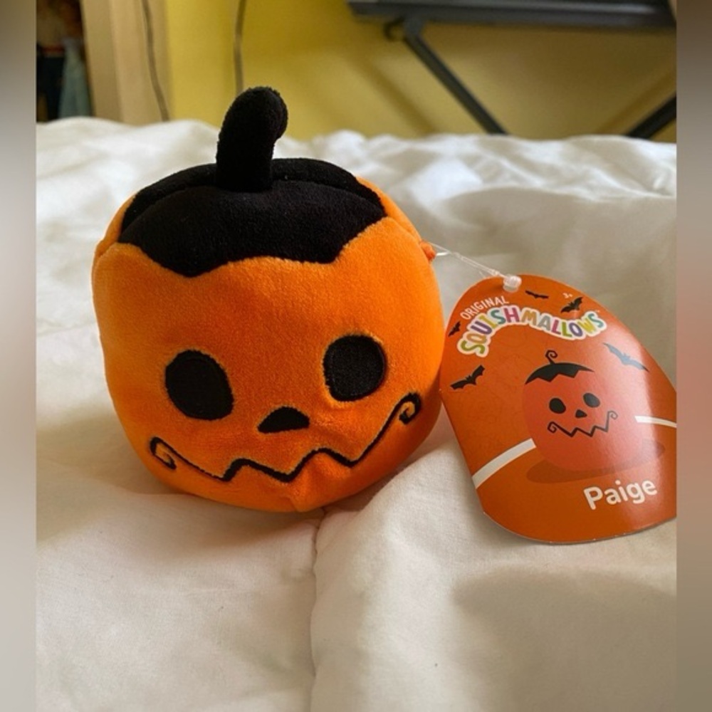 2 Mini Original Halloween Squishmallows